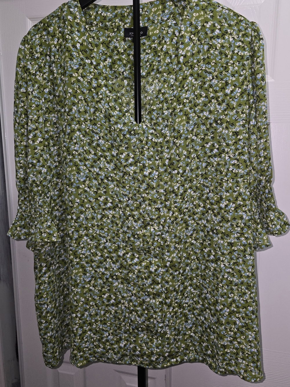 Jones & Co 2XL women's green floral top